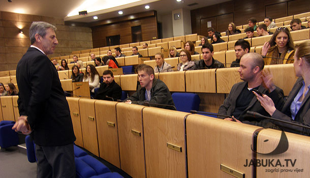 studenti_parlament_al_jazeera_balkans_3