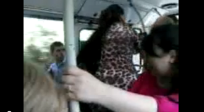 Hit na internetu: Tučnjava djevojaka u beogradskom autobusu