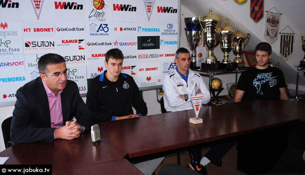 hkk_siroki_press