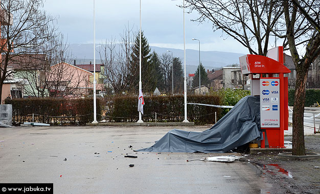 bankomat_trn_siroki_4