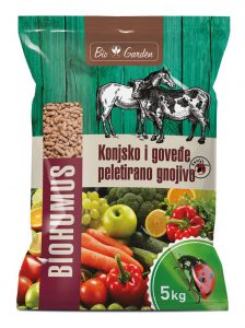 BIOHUMUS je prirodno organsko gnojivo dopušteno u ekološkoj poljoprivredi. Sastoji se od mješavine goveđeg i konjskog gnoja te sušenog vinskog tropa, bogatog kalijem, koji ostaje nakon prerade grožđa.