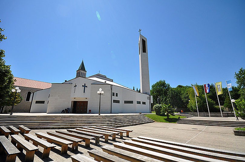 Crkva svetog Ante Humac