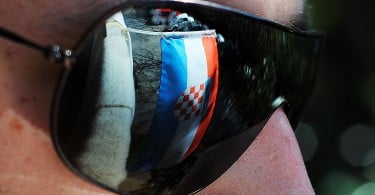 Hrvatska zastava naočale