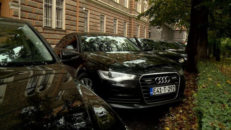 Pravilnik O Službenim Automobilima  . Vožnja Službenim Automobilom U Inozemstvu.