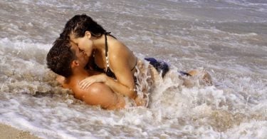 Ljubavni parovi na moru