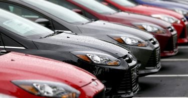 prodaja automobila SAD Ford parking