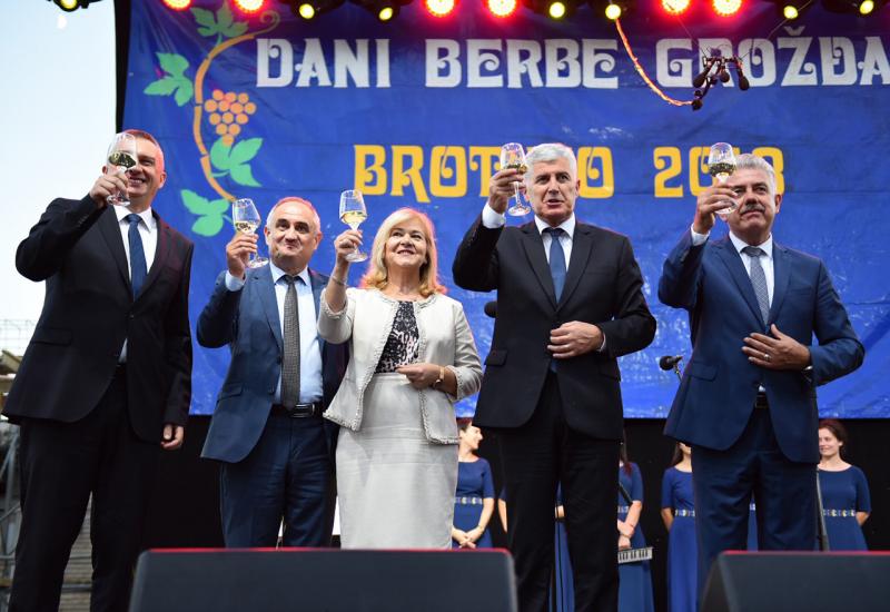 jugoistočni azijski datiranje uk