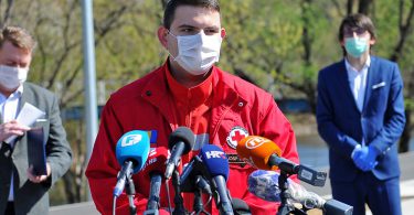 Josip Zelenika ispred Crveni križ ŽZH na konferenciji za medije Stožera civilne zaštite ŽZH u Širokom Brijegu