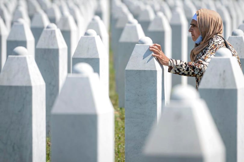Usvojen izvještaj kojim se negira genocid u Srebrenici