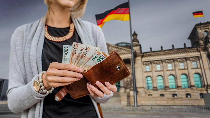 Eksperiment u Njemačkoj: Mjesečno će dijeliti ljudima 1.200 eura s kojima mogu raditi što god zažele