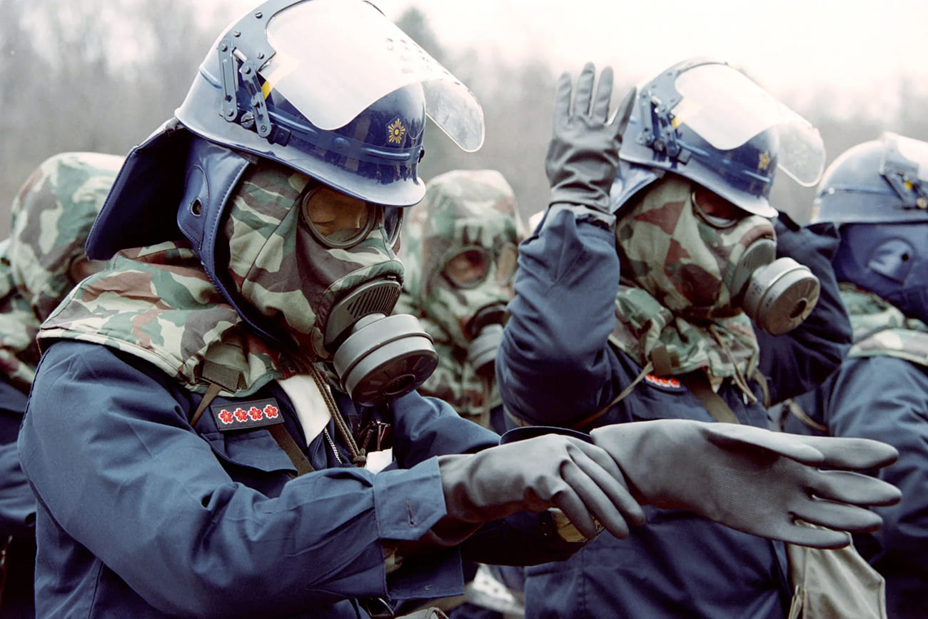 Prazan grad s vojskom u zaštitnim odijelima u biohazard zoni.