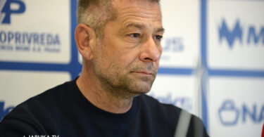 Dean Klafurić, hrvatski je nogometni trener. Trenutačno je trener Širokog Brijega