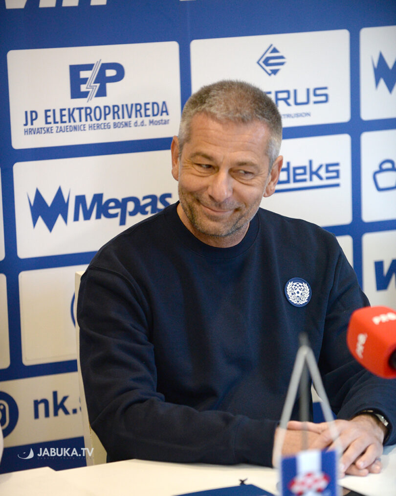 Dean Klafurić, hrvatski je nogometni trener. Trenutačno je trener Širokog Brijega