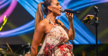 Sjajna atmosfera u Širokom Brijegu: Antoniette i Slavonia Band rasplesali publiku Sjajna atmosfera u Širokom Brijegu: Antoniette i Slavonia Band rasplesali publiku