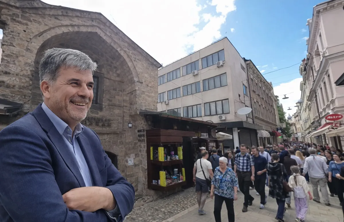 Jedan od najbogatijih ljudi na Balkanu kupio zgradu u centru Sarajeva: Evo tko je on Jedan od najbogatijih ljudi na Balkanu kupio zgradu u centru Sarajeva: Evo tko je on