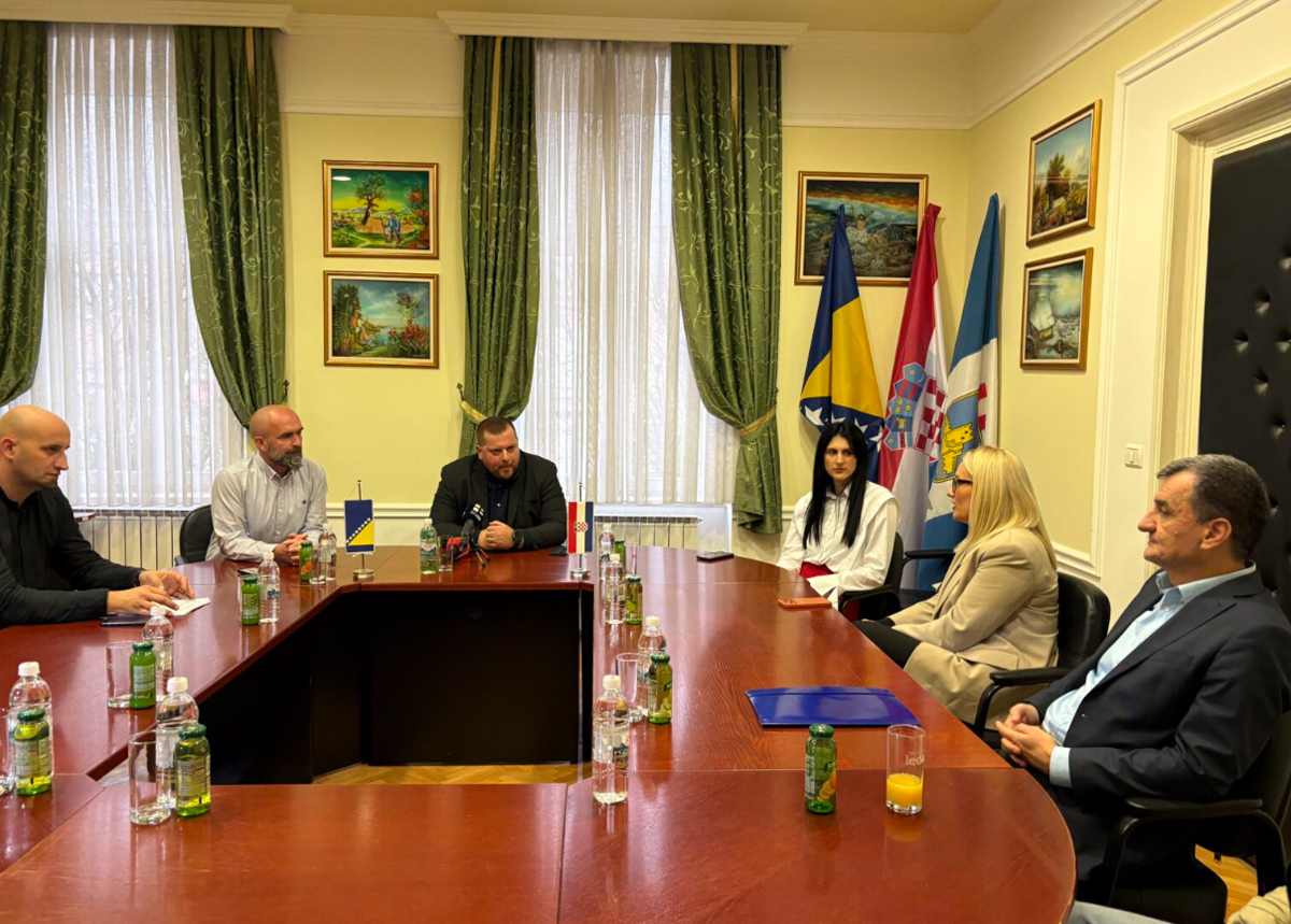 Digitalne usluge bliže građanima: RA ured IDDEEA-e otvoren u Ljubuškom Digitalne usluge bliže građanima: RA ured IDDEEA-e otvoren u Ljubuškom