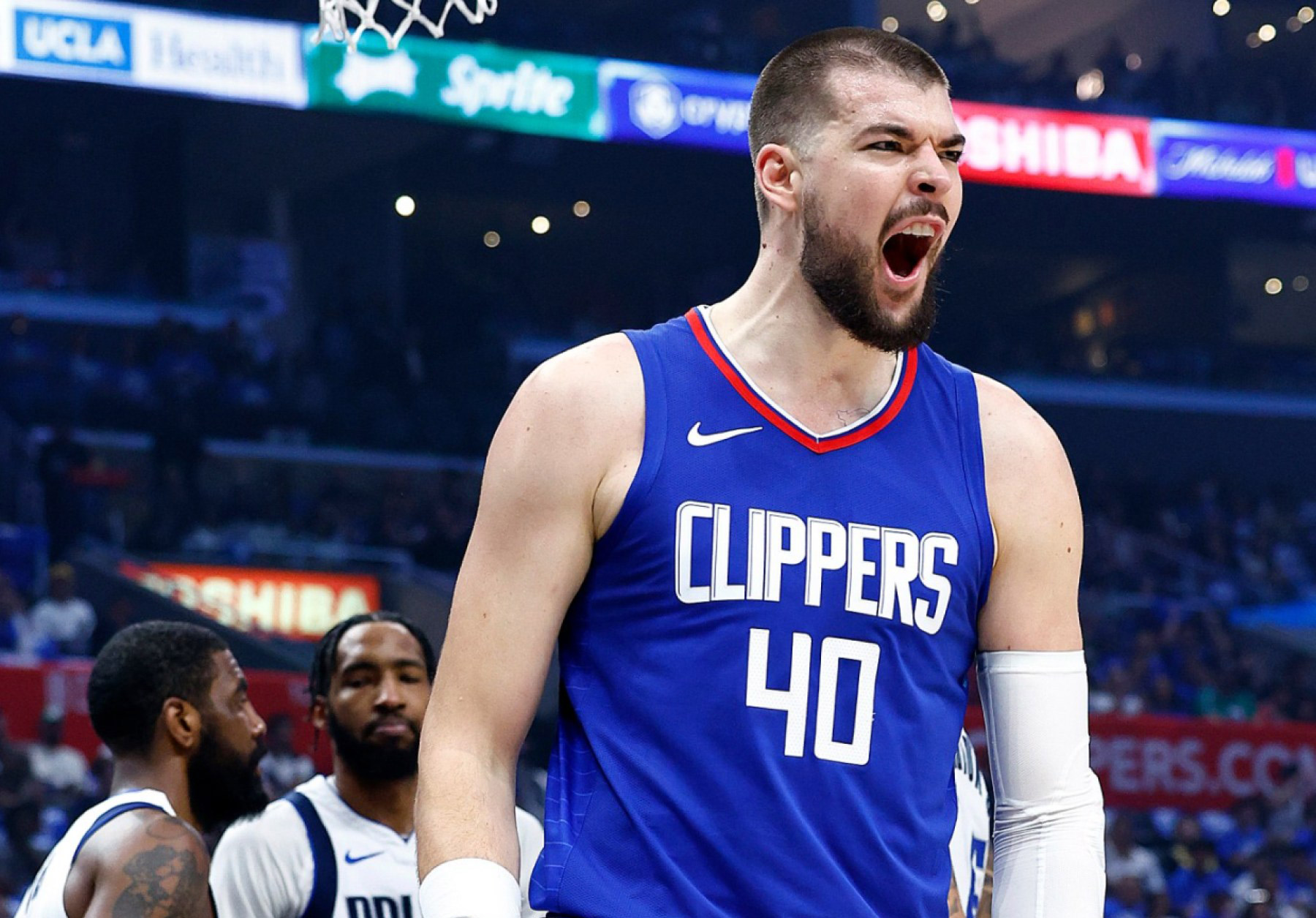 Sjajna večer Zubca u pobjedi protiv gradskog rivala