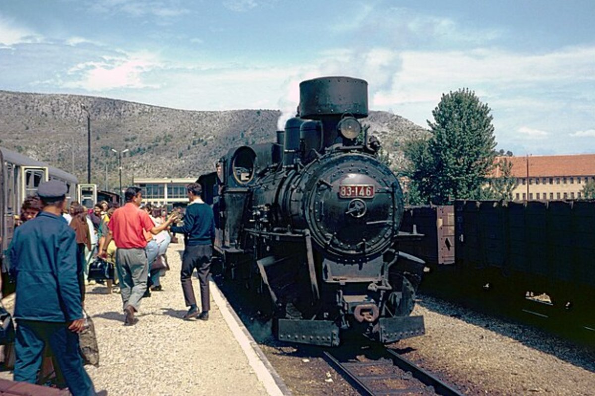 Priča o legendarnom Ćiri: Pruga koja je značila život za Hercegovinu i Dalmaciju Priča o legendarnom Ćiri: Pruga koja je značila život za Hercegovinu i Dalmaciju