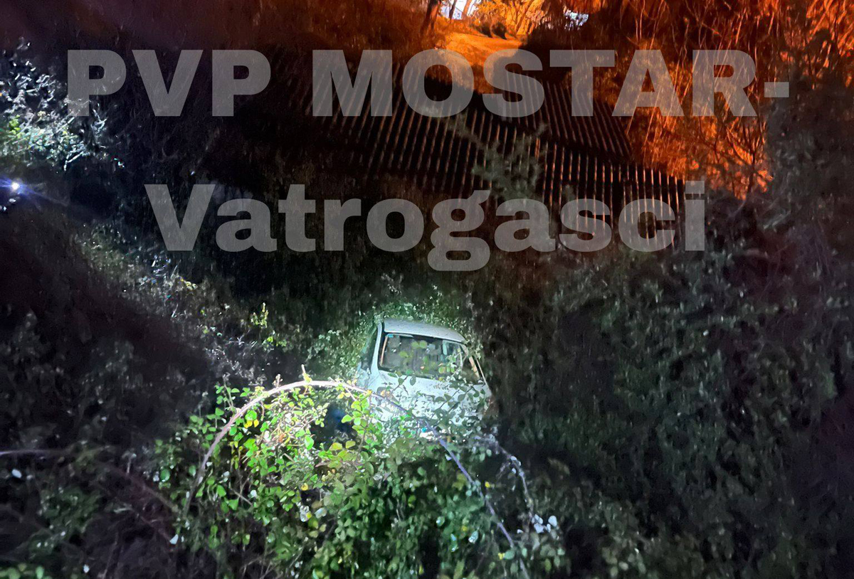 Vozilo sletjelo s ceste na Žovnici Vozilo sletjelo s ceste na Žovnici