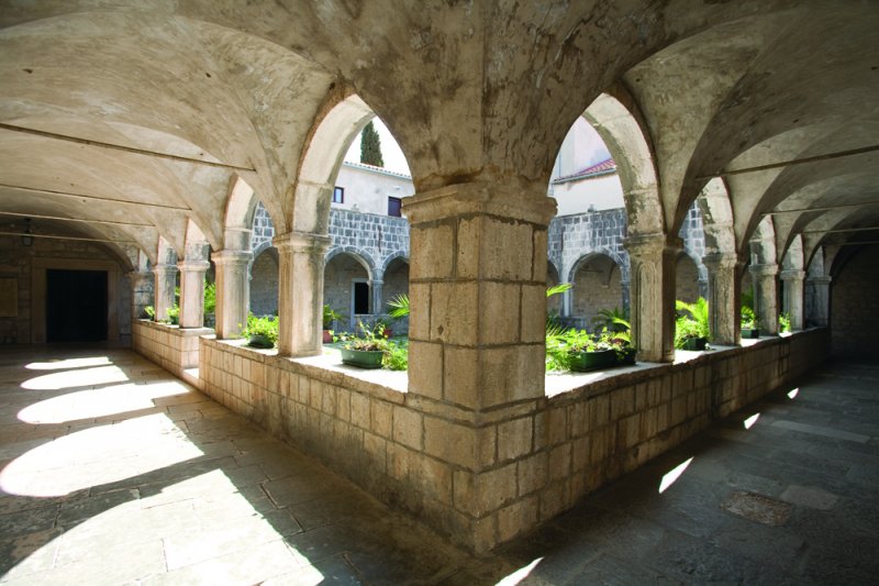 Skriveni raj na Jadranu: Na ovom otočiću nema kafića, ali čuva tajnu staru stoljećima i rijedak svjetski fenomen