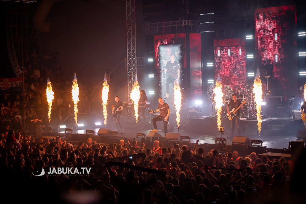 Thompson zapalio Pecaru: Pogledajte najbolje kadrove s koncerta