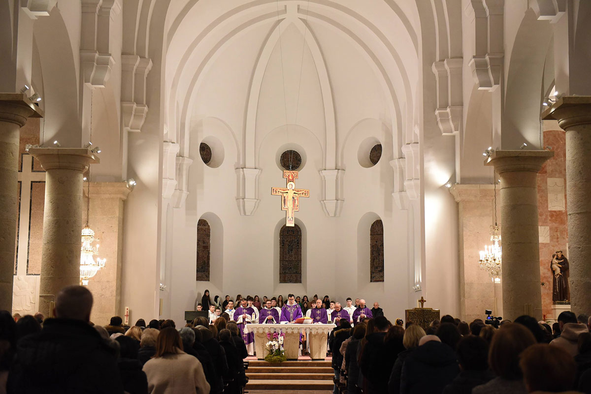 Široki Brijeg: Nagrađeni najbolji radovi na natječaju “Pobijeni hercegovački franjevci”