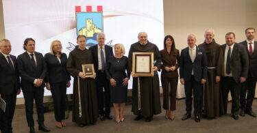 Ljubuški proslavio Dan Grada: Franjevac dobitnik nagrade za životno djelo Ljubuški proslavio Dan Grada: Franjevac dobitnik nagrade za životno djelo