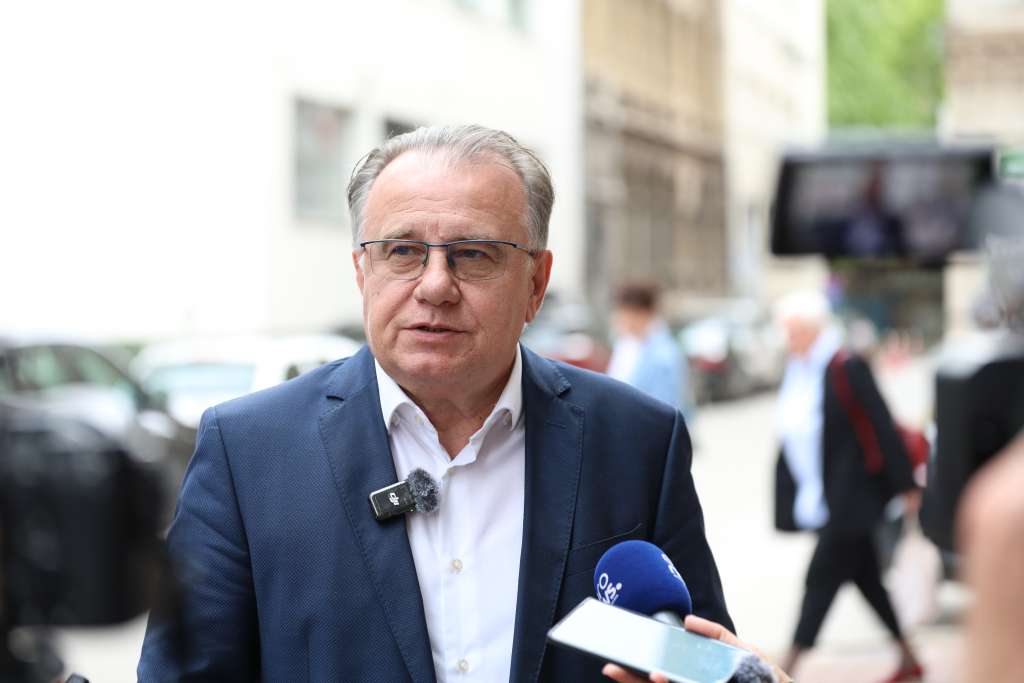Usvojen zakon za Novu Željezaru Zenica: Nikšić poručio da radnici zaslužuju novu šansu Usvojen zakon za Novu Željezaru Zenica: Nikšić poručio da radnici zaslužuju novu šansu