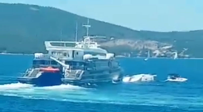 Teška pomorska nesreća između Brača i Šolte, traga se za dvije osobe Teška pomorska nesreća između Brača i Šolte, traga se za dvije osobe