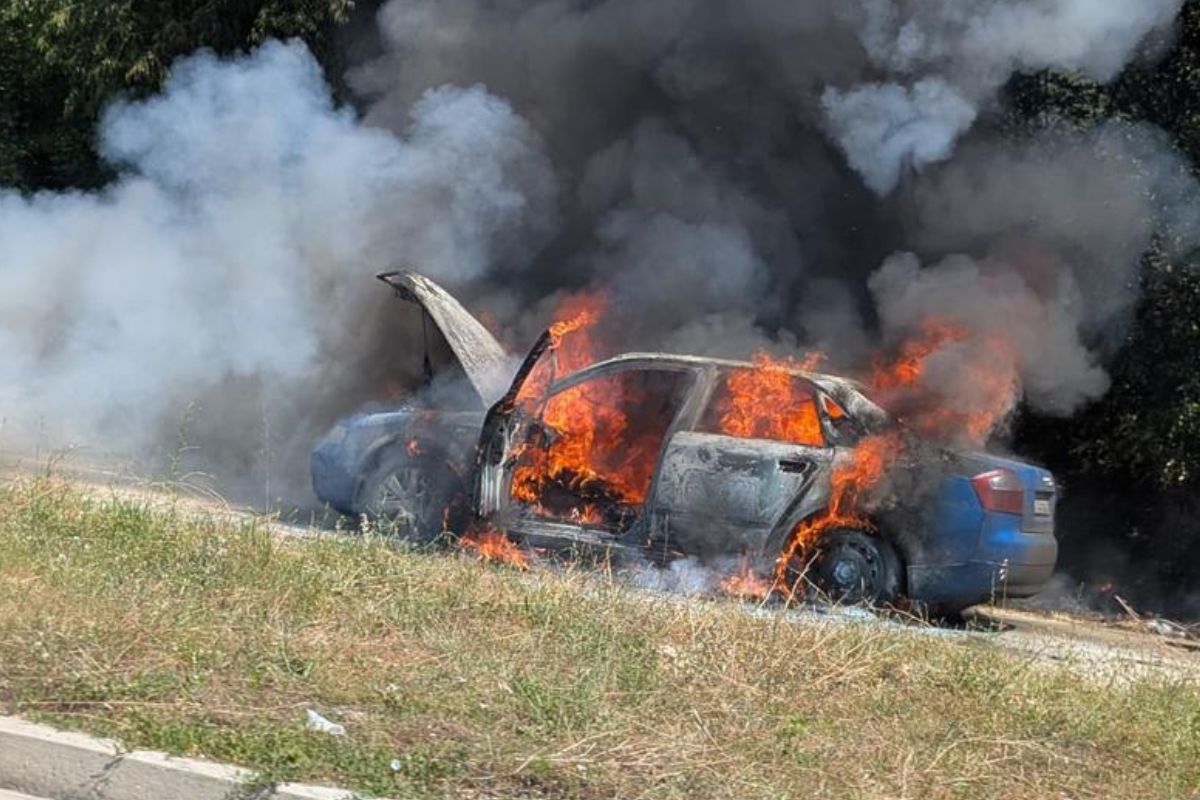 Zapalio se automobil na putu između Mostara i Širokog Brijega